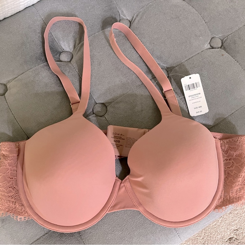 Soma bra, 40B, Whisper blush color. New with tags.